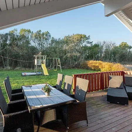 Amazing In With Kitchen Holiday home