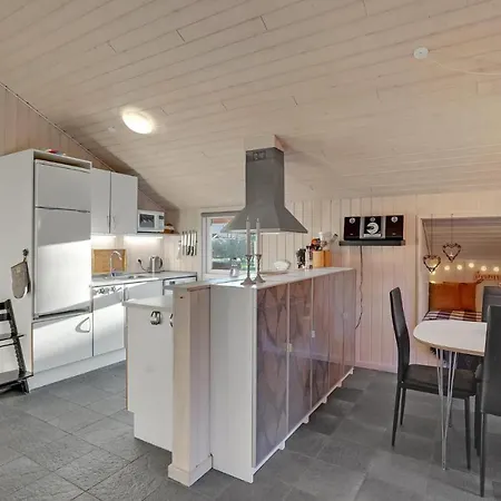 Amazing In With Kitchen Casa de Férias Tarm