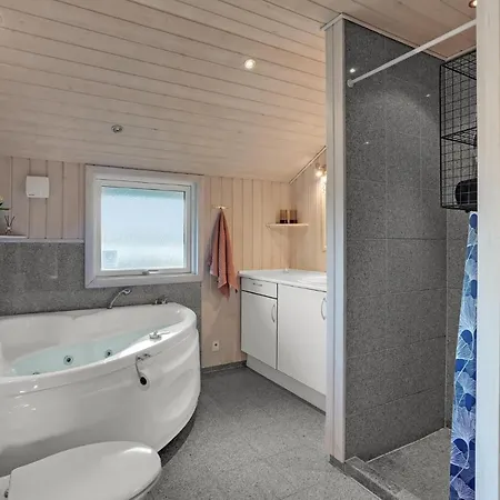 Amazing In With Kitchen