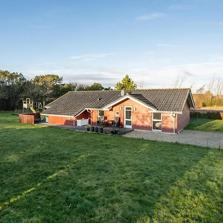 Holiday home Amazing In With Kitchen